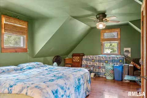 Bedroom - 530 E Wood Ave, Springfield, IL 62702 photo 5 of 8