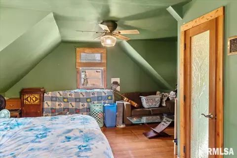 Bedroom - 530 E Wood Ave, Springfield, IL 62702 photo 6 of 8