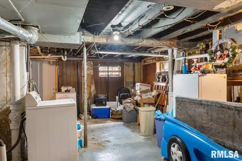 Exterior - 530 E Wood Ave, Springfield, IL 62702 photo 1 of 2