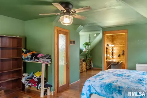 Bedroom - 530 E Wood Ave, Springfield, IL 62702 photo 7 of 8