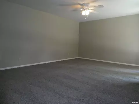 44 Glen Aire Dr, Springfield, IL 62703 photo 5