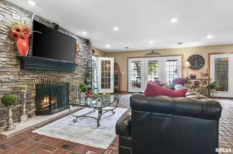 100 S Fox Ml, Springfield, IL 62712 photo 17