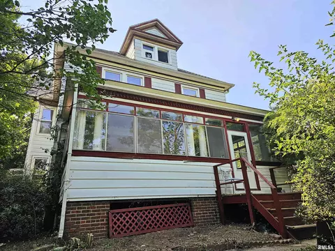 601 N 8th St, Petersburg, IL 62675