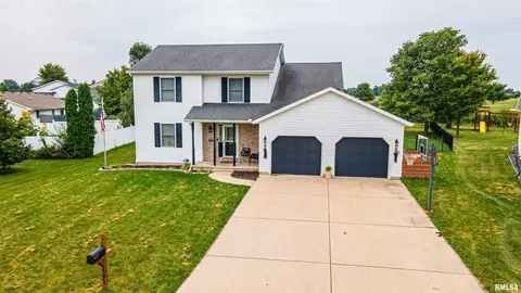 101 W Lake Ct, Atlanta, IL 61723