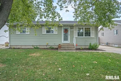 2108 Stonehenge Rd, Springfield, IL 62702