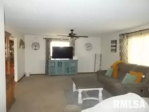 4 E 500 N Rd, Morrisonville, IL 62546 photo 9