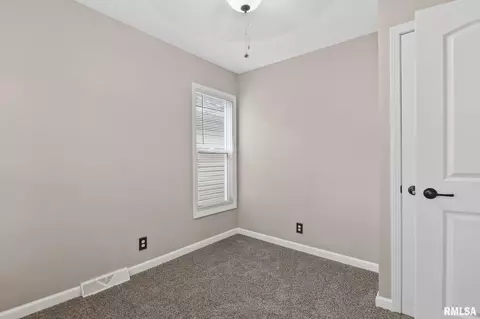 2400 Holmes Ave, Springfield, IL 62704 photo 17