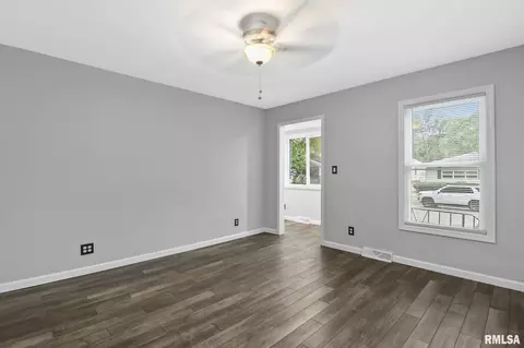 2400 Holmes Ave, Springfield, IL 62704 photo 7