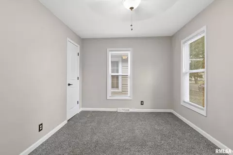 2400 Holmes Ave, Springfield, IL 62704 photo 18