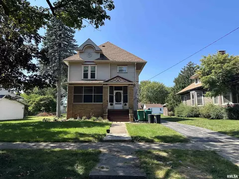 1248 N Cherry St, Galesburg, IL 61401