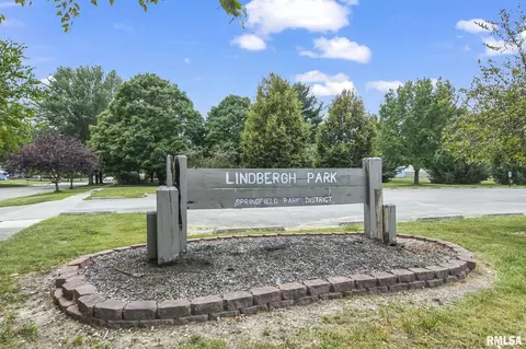 2501 Winfield Dr, Springfield, IL 62704 photo 4