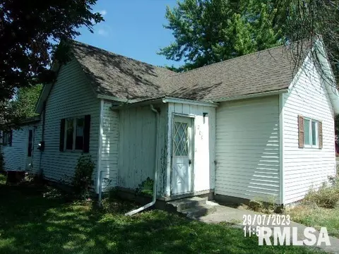 209 N Obannon St, Raymond, IL 62560