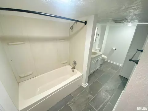 2101 E Cornell Ave, Springfield, IL 62703 photo 17