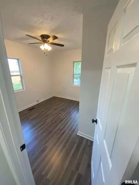 2101 E Cornell Ave, Springfield, IL 62703 photo 10