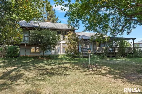 1439 E 1800 N Rd, Taylorville, IL 62568