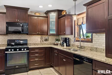 1615 Tozer Rd, Springfield, IL 62707 photo 9