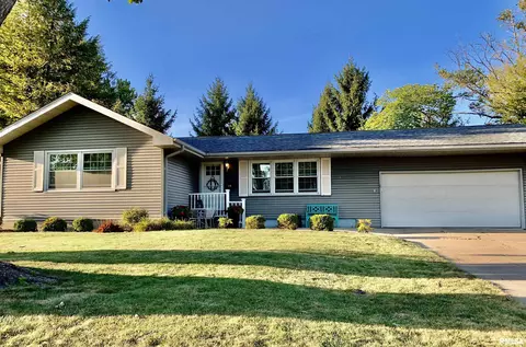 10 Southvale Dr, Jacksonville, IL 62650