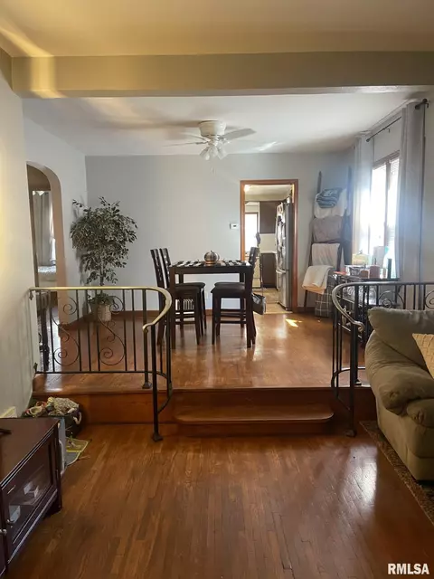 2532 S 5th St, Springfield, IL 62703 photo 3