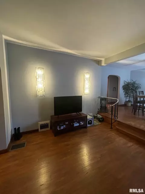 2532 S 5th St, Springfield, IL 62703 photo 2