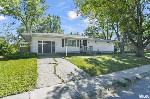 2736 Queensway Rd, Springfield, IL 62703