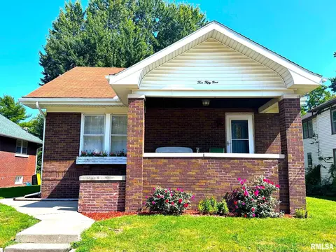 459 N Seminary St, Galesburg, IL 61401