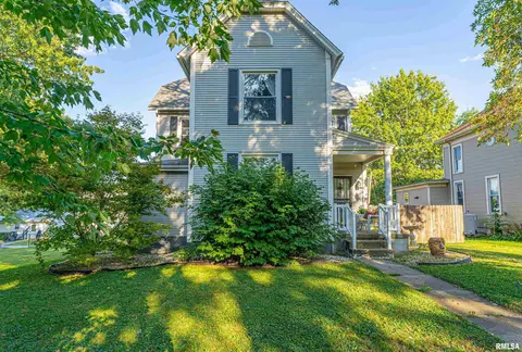 111 N Vine St, Mount Pulaski, IL 62548