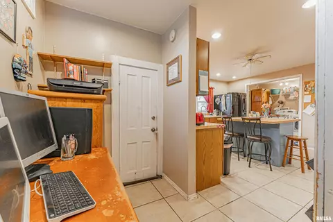 111 N Vine St, Mount Pulaski, IL 62548 photo 9