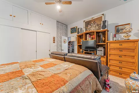 111 N Vine St, Mount Pulaski, IL 62548 photo 17