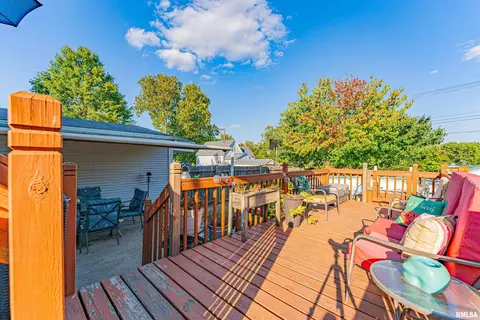 111 N Vine St, Mount Pulaski, IL 62548 photo 28