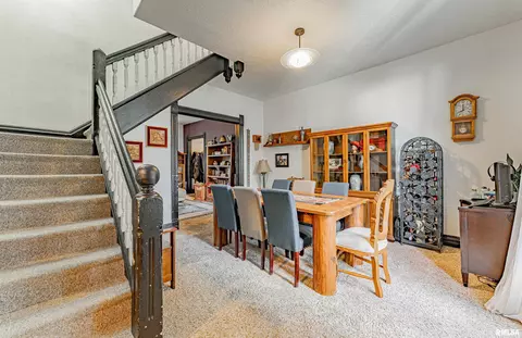 111 N Vine St, Mount Pulaski, IL 62548 photo 8