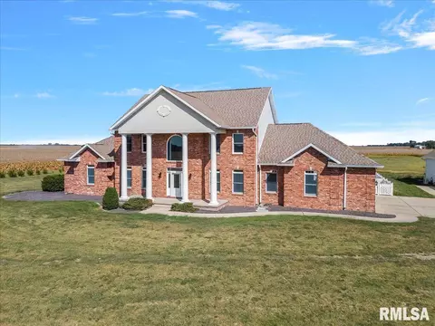 26142 E 1st Rd, Waggoner, IL 62572 photo 2