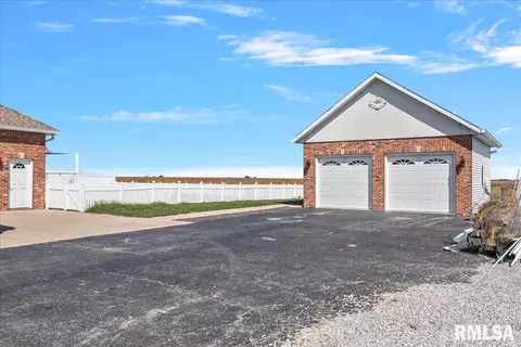 26142 E 1st Rd, Waggoner, IL 62572 photo 76