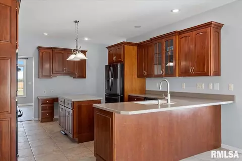 26142 E 1st Rd, Waggoner, IL 62572 photo 14