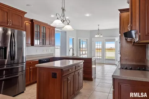 26142 E 1st Rd, Waggoner, IL 62572 photo 17