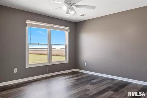 26142 E 1st Rd, Waggoner, IL 62572 photo 45