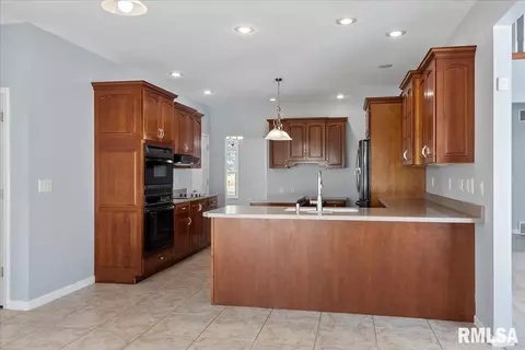 26142 E 1st Rd, Waggoner, IL 62572 photo 12