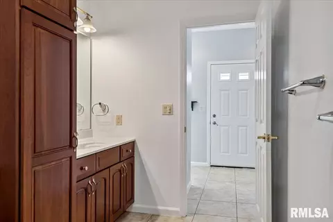 26142 E 1st Rd, Waggoner, IL 62572 photo 28