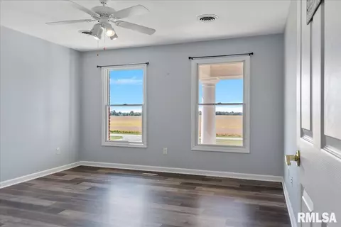26142 E 1st Rd, Waggoner, IL 62572 photo 47