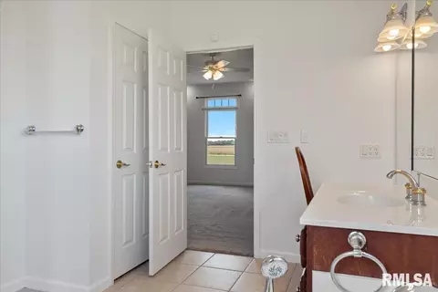 26142 E 1st Rd, Waggoner, IL 62572 photo 39