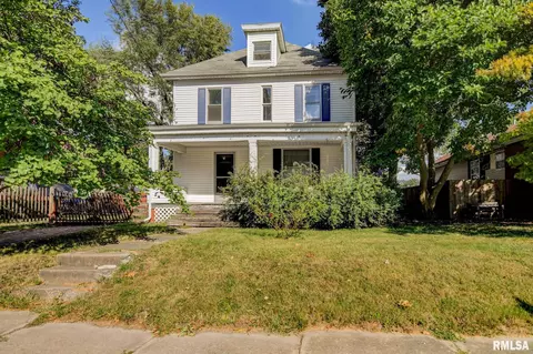 516 S Cherokee St, Taylorville, IL 62568