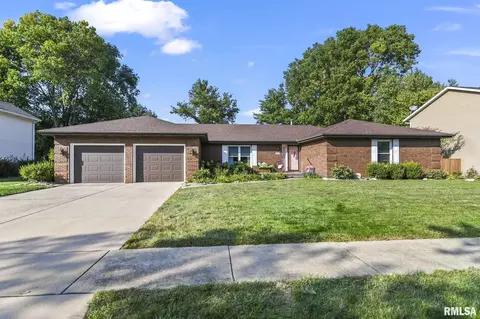 3013 Autumn Wood Dr, Springfield, IL 62704