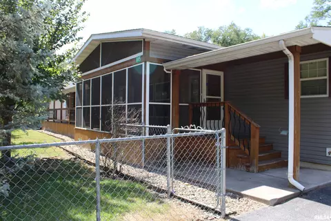 845 Forrest Ave, Springfield, IL 62702 photo 2