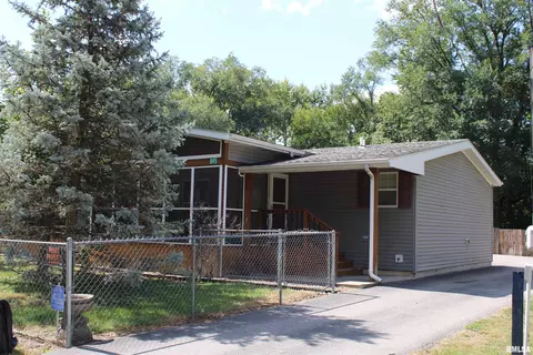 845 Forrest Ave, Springfield, IL 62702