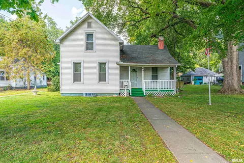 214 Latham St, Lincoln, IL 62656