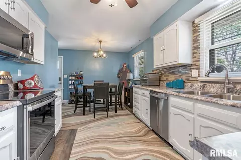 2740 Cardigan Dr, Springfield, IL 62702 photo 10