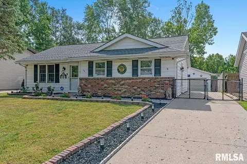 2740 Cardigan Dr, Springfield, IL 62702