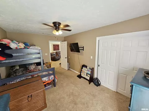611 N Main St, Athens, IL 62613 photo 16