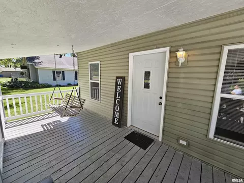 611 N Main St, Athens, IL 62613 photo 2