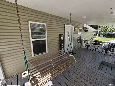 611 N Main St, Athens, IL 62613 photo 3