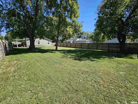 611 N Main St, Athens, IL 62613 photo 23